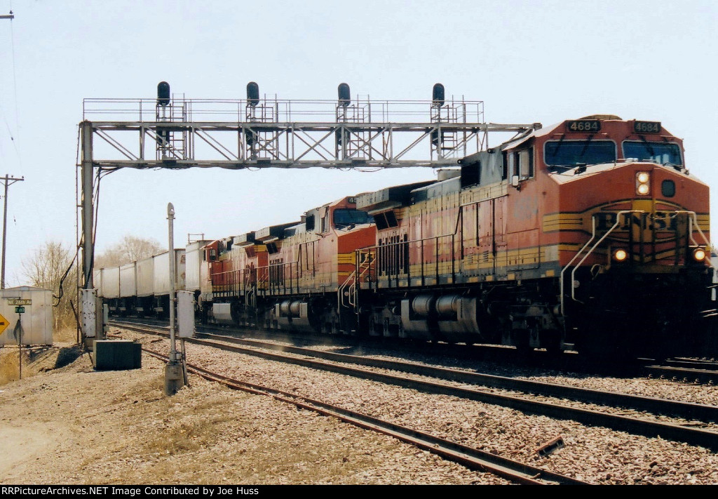 BNSF 4684 West